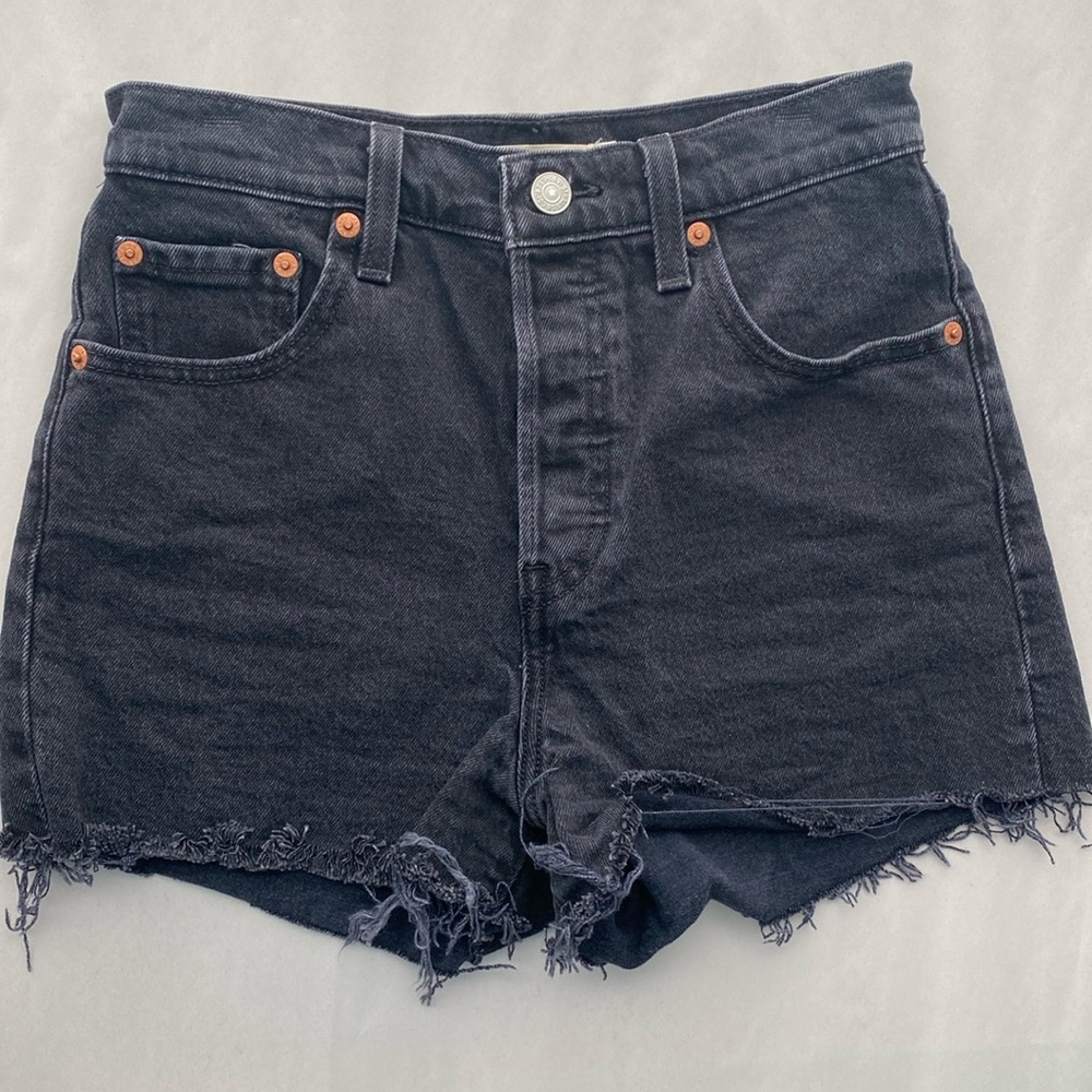Levi’s Ribcage Black Denim High Rise Shorts W 25